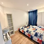 Modern Bright 2 Bedroom Apartment Paris 17